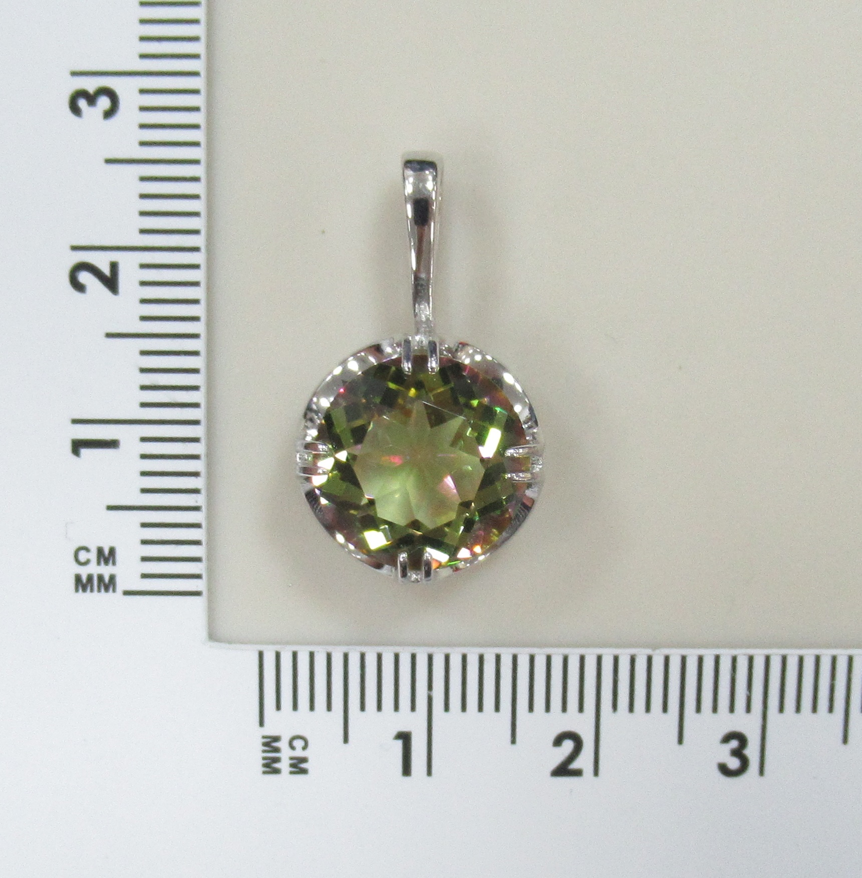 Серебряная подвеска с горным хрусталем